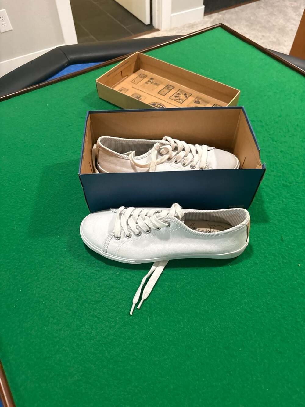 Keds Kickstart White Canvas Lace-Up Low Top Sneakers with Original Box